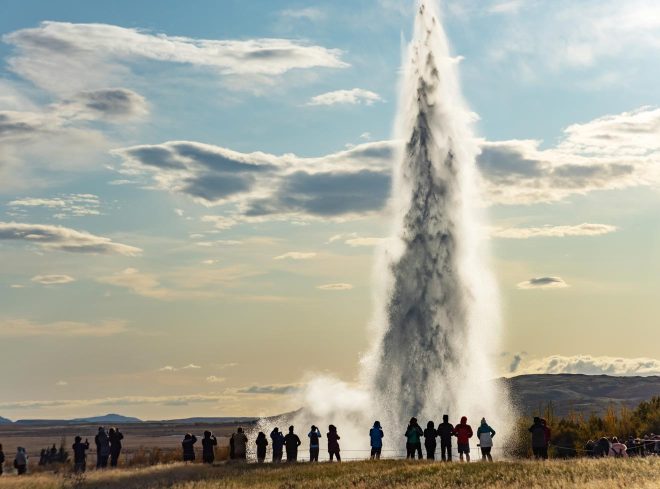 6 Days Guided Tour in a Mini Bus - See the Best of Iceland!