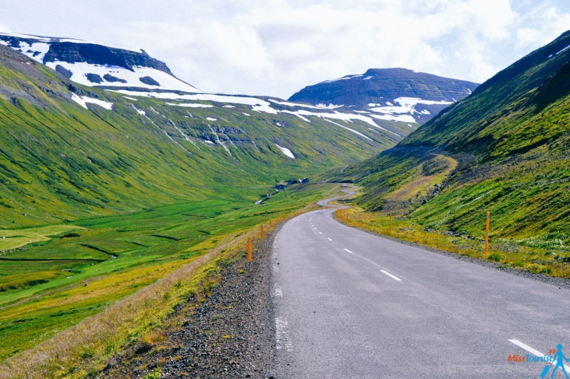 Renting a Car in Iceland → 8 Things to Know 5% Discount!